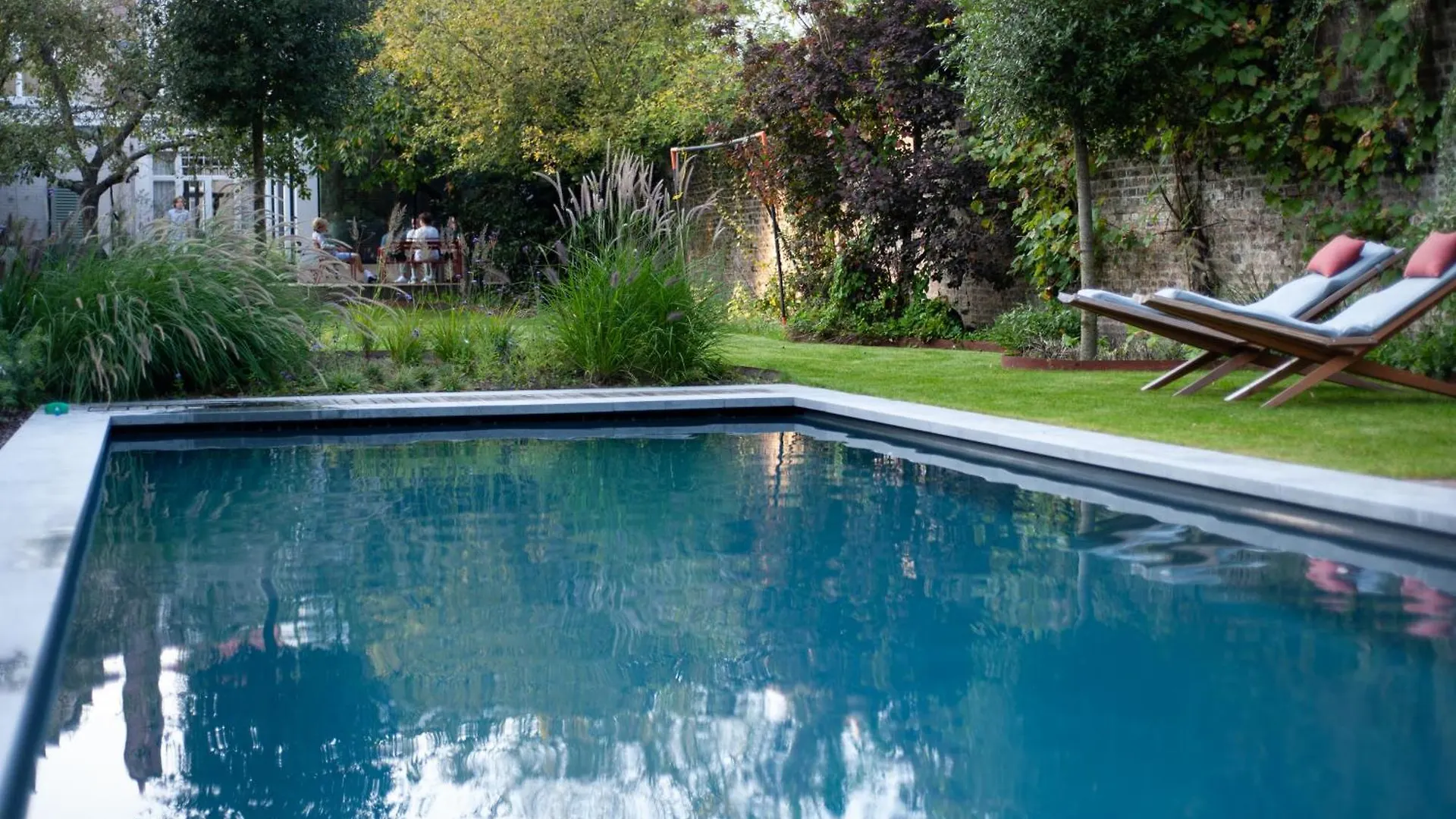 Bed and Breakfast B'Guest Sleep & Retreat Bruggy 4*,  Belgie